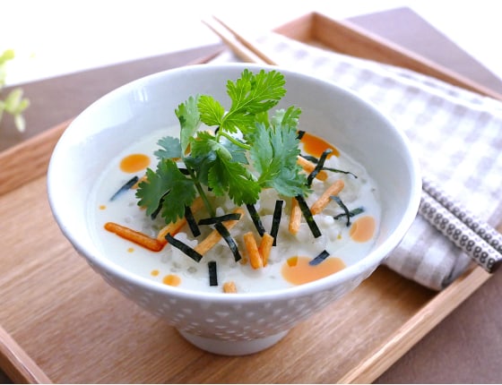 ラー油パクチー豆乳茶づけ